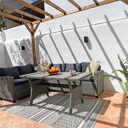 Holiday home Casa Olivia With Rooftop In By Junto Ao Mar *
