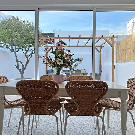 Casa Olivia With Rooftop In By Junto Ao Mar *
