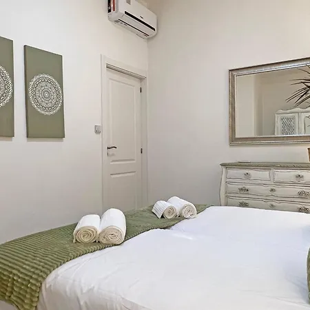 Hébergement de vacances Casa Olivia With Rooftop In By Junto Ao Mar *
